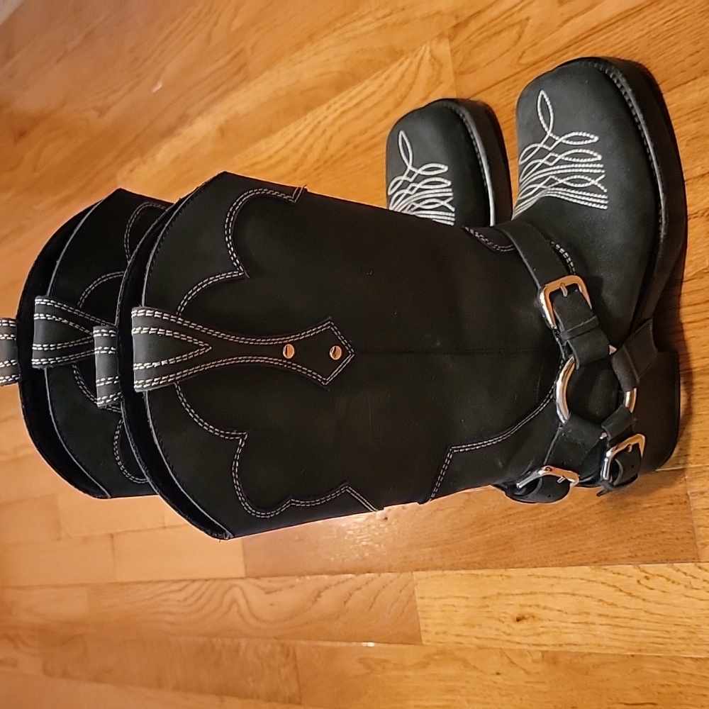 Jeffrey Campbell Black Western Boots with White Embroidery - Picture 2 of 9